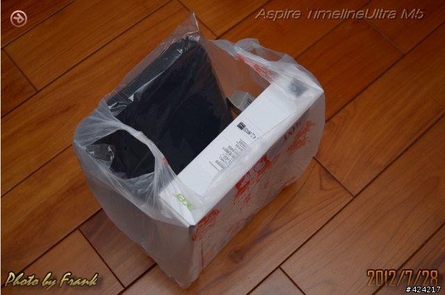 [開箱] 輕薄大螢幕 Acer Aspire Timeline Ultrabooks M5 - 581TG