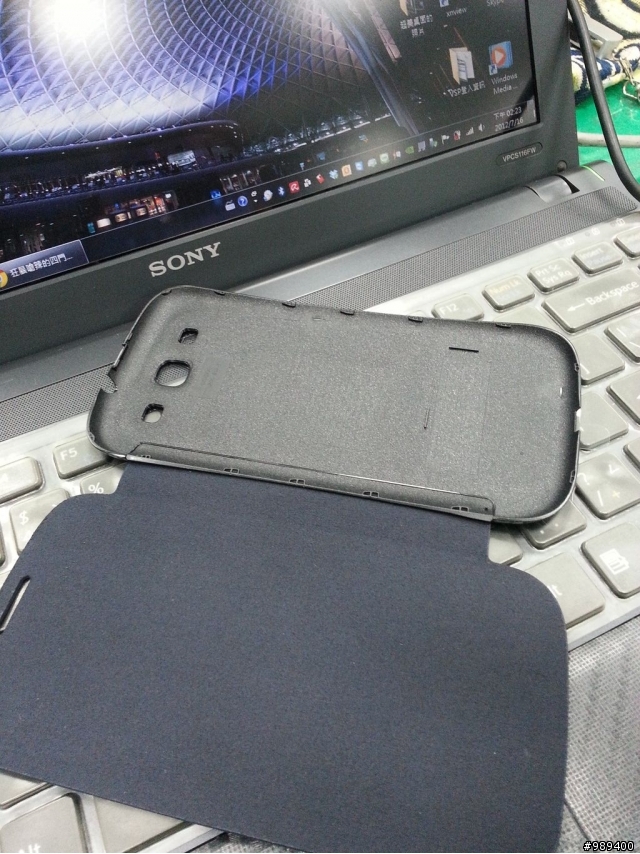 ◢開箱◣我的早鳥預購活動贈品SIII 32GB--原廠藍色皮套及16GB記憶卡