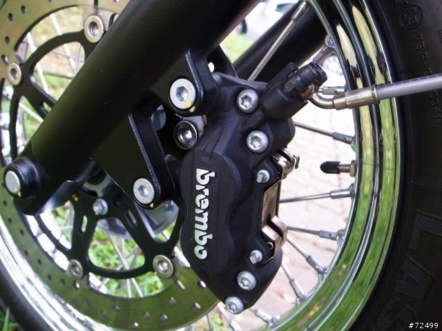 [開箱] (7/29更新) 就是愛復古風!! Moto Guzzi V7 Classic 圖多見諒!