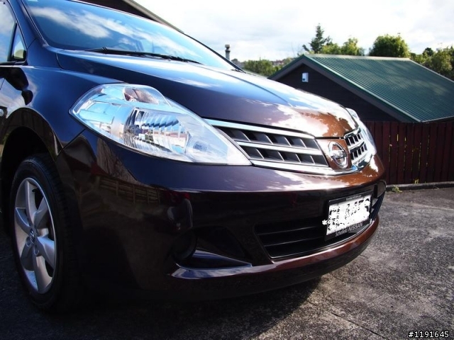 [新車開箱] Nissan Tiida 我的巧克力踢打!!