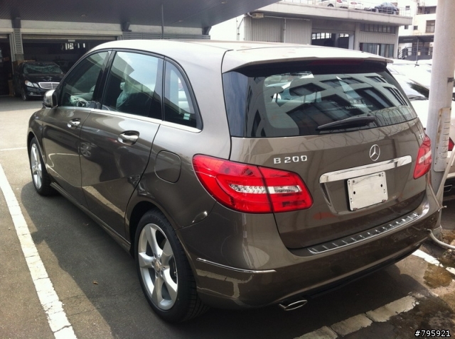 瞧見 B200CDI~