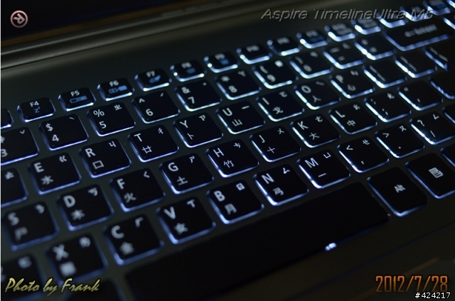 [開箱] 輕薄大螢幕 Acer Aspire Timeline Ultrabooks M5 - 581TG