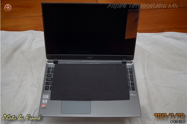 [開箱] 輕薄大螢幕 Acer Aspire Timeline Ultrabooks M5 - 581TG