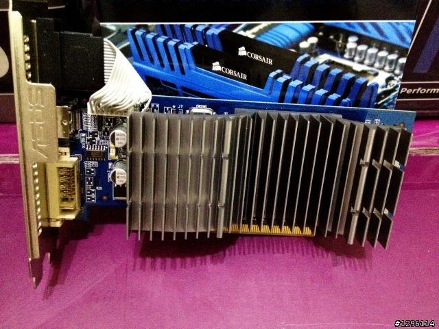 [開箱圖多]三年之後酷媽COSMOS II I7 3820與海盜船H100水冷的享受...