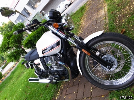 [開箱] (7/29更新) 就是愛復古風!! Moto Guzzi V7 Classic 圖多見諒!