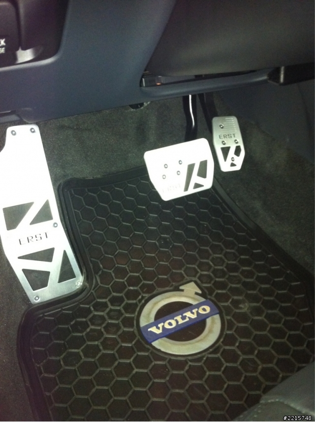 volvo字樣腳踏墊+erst 煞車踏板