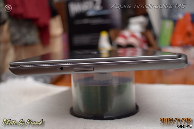 [開箱] 輕薄大螢幕 Acer Aspire Timeline Ultrabooks M5 - 581TG