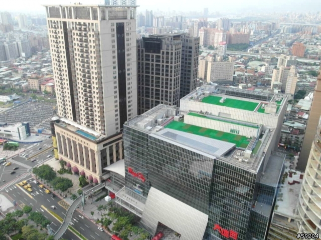 越來越高的板橋遠東辦公大樓