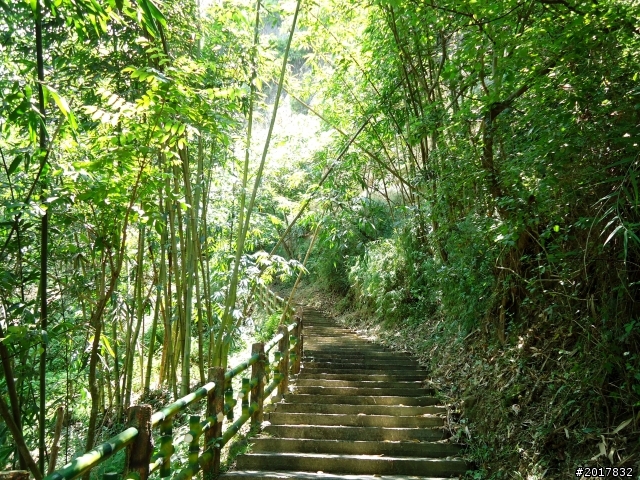 2012-7-10高雄燕巢惡地形絕地逢生險象之旅