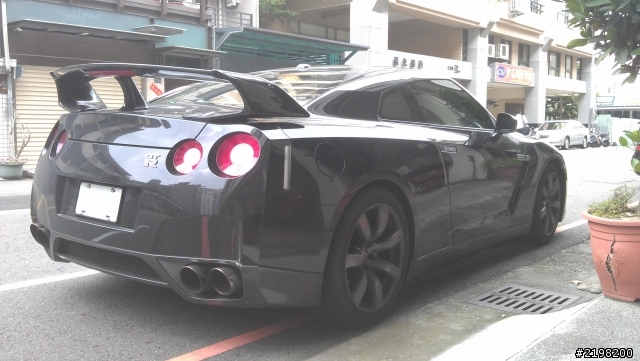 巧遇NISSAN GT-R