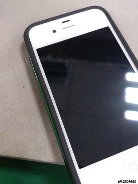 請問有人也使用 SGP Neo Hybrid Case 聖誕 綠版 這款殼嗎