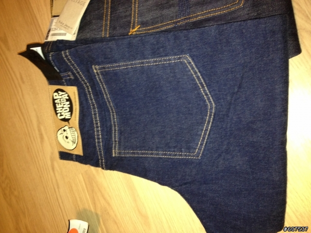 蘇胡～ 終於買了想要很久的nudie and cheap monday