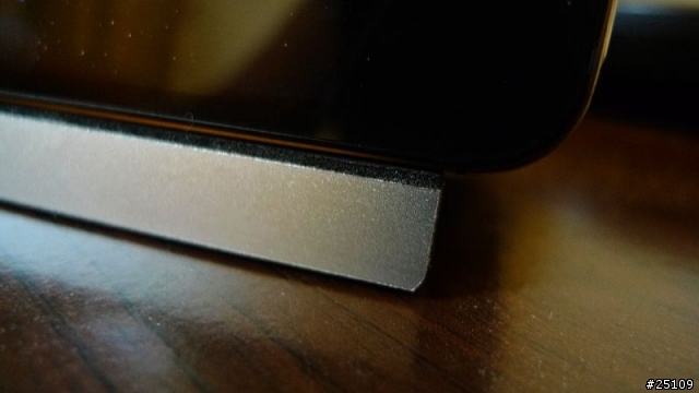 簡單設計‧觸感至上！將你的iPhone成為多功能擺飾品─全鋁合金的ID'dock