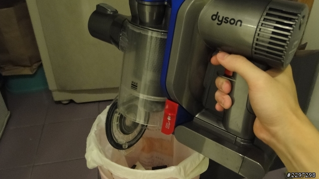 DYSON 輕型無線吸塵器 DC35 (開箱文)