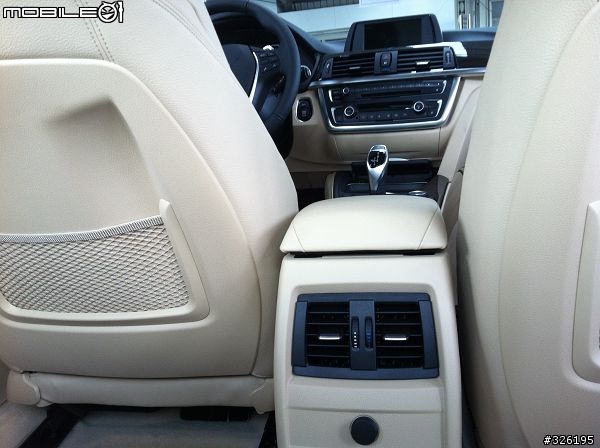 我的320D交車前的開箱