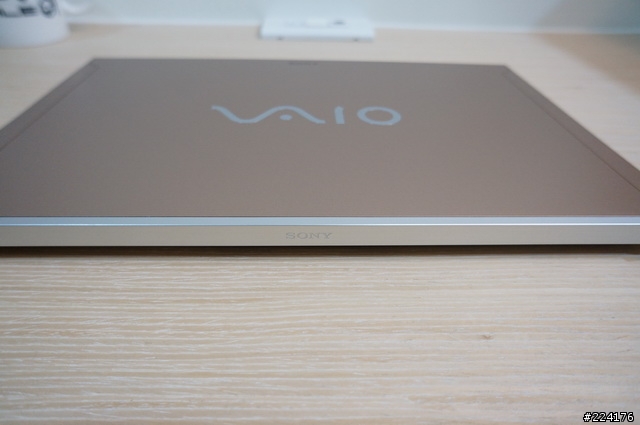 [開箱] 金色燦爛 ─ 橫跨太平洋的藝術極致 VAIO Z13 (美版)