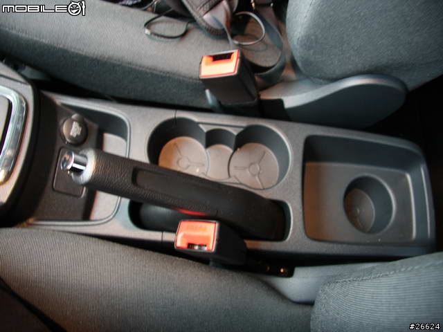Ford FIESTA 1.6 4D 之林麥克駕馭心得 ~ 呼，花了6小時寫這篇第一次01試駕文章