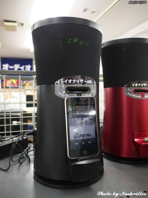 [純分享] 大阪難波 Bic Camera，試聽機摸到爽...