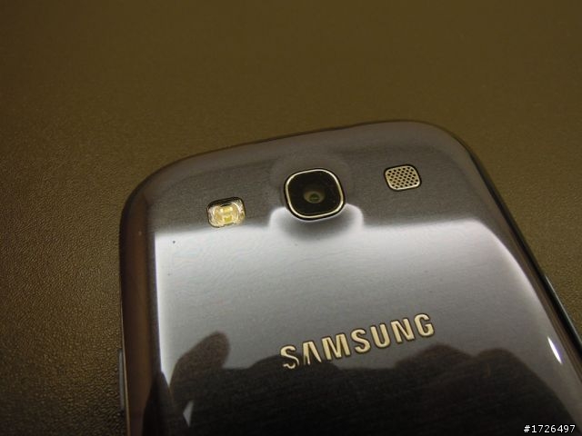 [開箱]「Samsung Galaxy SIII白得更有魅力!」+「藍白同堂相見歡」