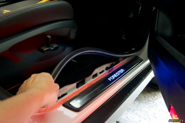 [DIY] Forester LED Door Sills Part2