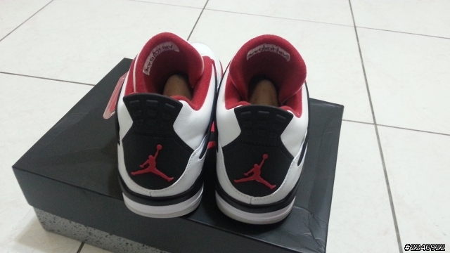 開箱~ 小時候的夢想~ AIR JORDAN RETRO 4 fire red~