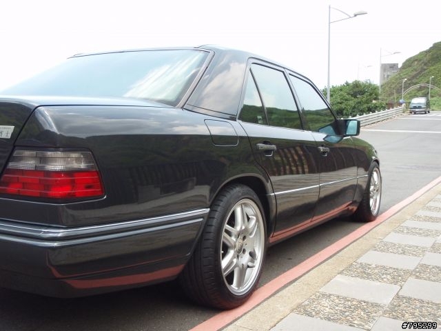 如果你是車主會想割愛嗎?Mercedes-Benz W124 E320!!