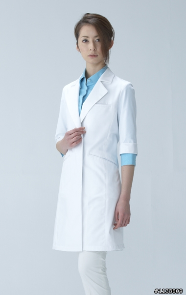 少見的醫師服穿搭及心得