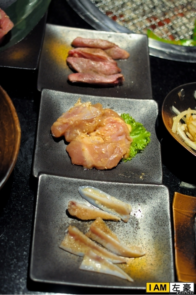 [食記] 高雄。碳佐麻里 精品燒肉 (高美旗艦店) 圖多多~