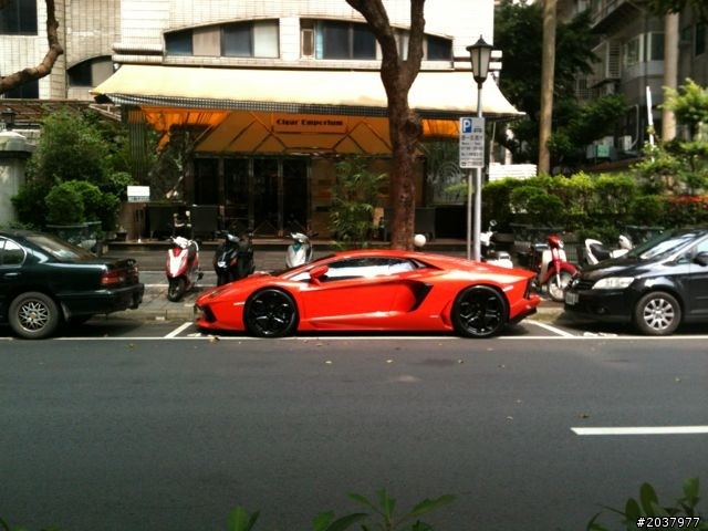 LP700-4