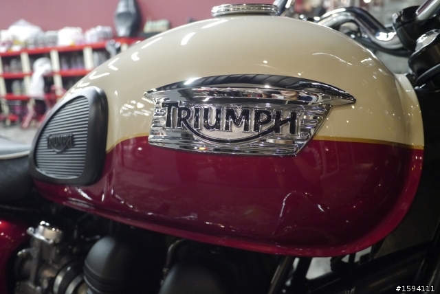 [開箱]紅白勝利號 TRIUMPH T100 夜間開箱 9/22更新多來一台鋼絲圈