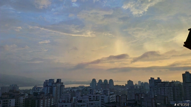 [HTC OneX] 美景, 就在屋頂, 為美麗的天空蓋大樓吧~~~