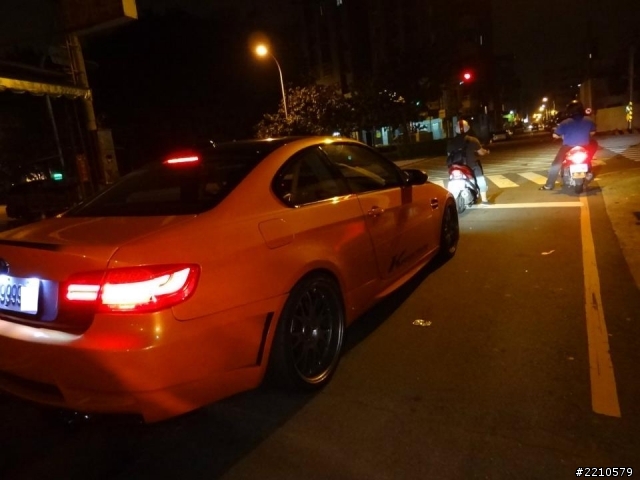 半夜遇到的橘色 E92