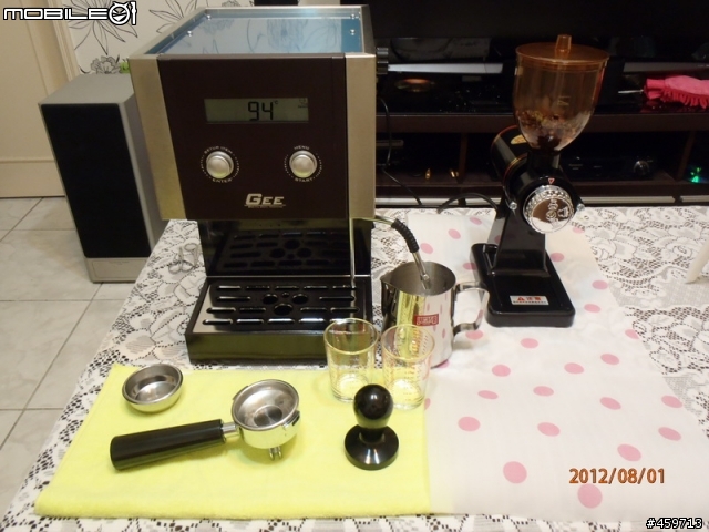 [開箱+心得] 新手趁颱風天來用GEE咖啡機練習做咖啡~~~