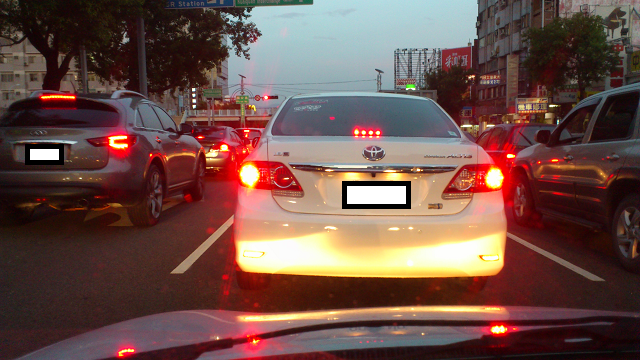 昨天在"臺灣大道"巧遇 Altis Hybrid！！