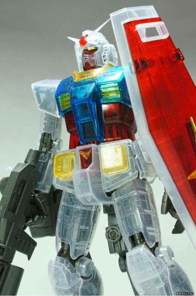 [分享] MG RX-78-2 Ver2.0 EXPO透明版