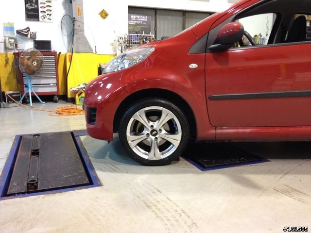 PEUGEOT 107 換新鞋摟