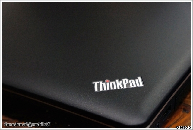 [開箱]ThinkPad Edge E530 中用不中看 安心卡實在