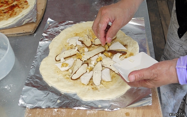食記「好時節農莊」，披薩DIY...
