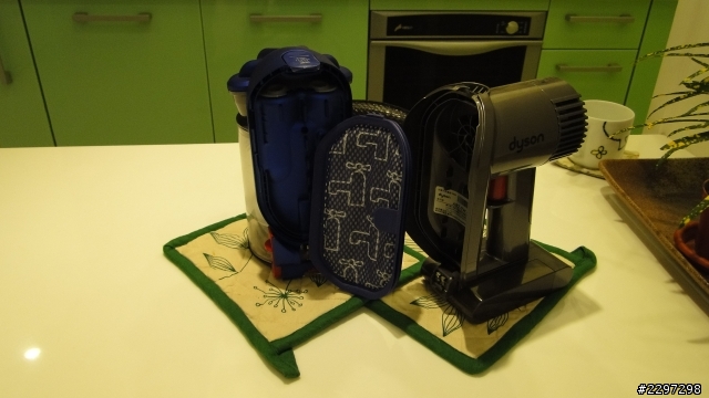 DYSON 輕型無線吸塵器 DC35 (開箱文)