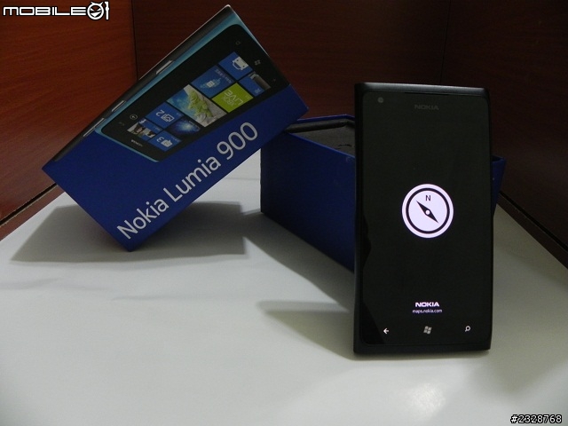 我和 Nokia Lumia 900 開箱心得and心得~