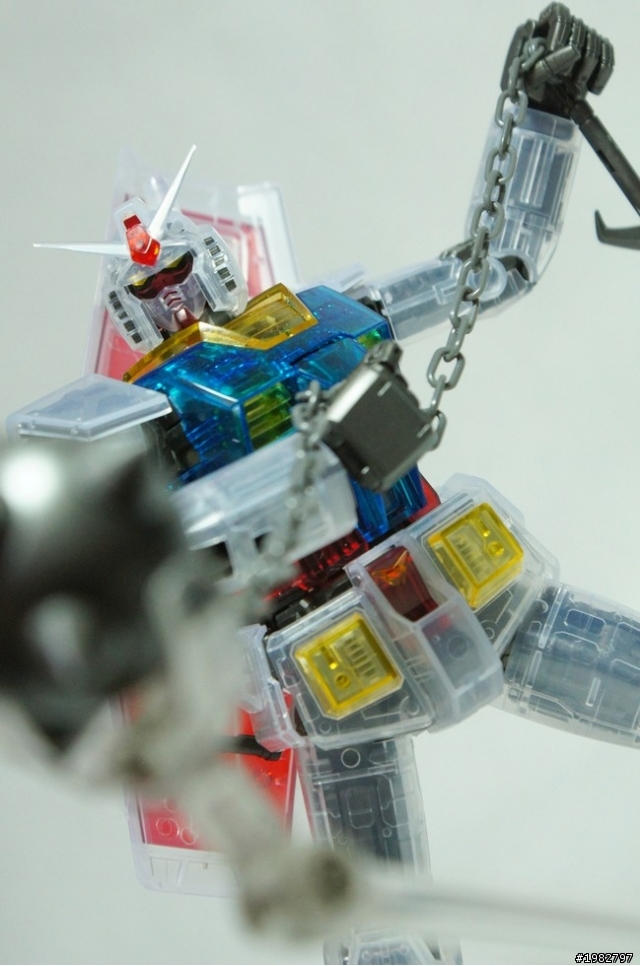 [分享] MG RX-78-2 Ver2.0 EXPO透明版