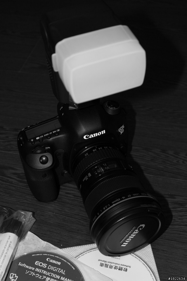 (開箱)期盼許久的5D MARKIII