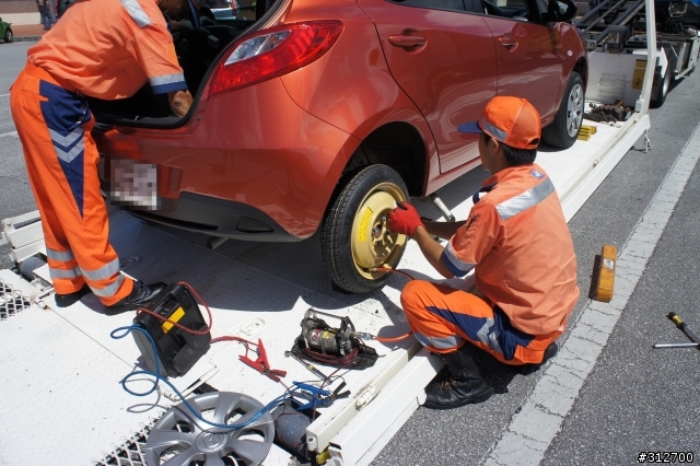 2012年7月沖繩OTS租車自駕實錄 (遇上爆胎)