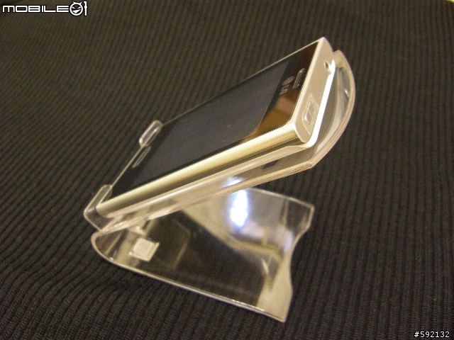 LG Optimus L3 (E400) 極簡易開箱