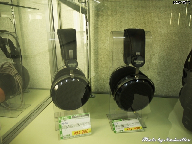二手耳機店 - eイヤホン，大阪日本橋本店 (很多照片)