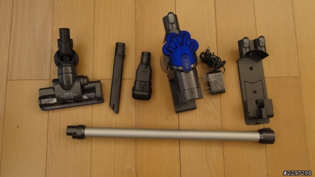 DYSON 輕型無線吸塵器 DC35 (開箱文)