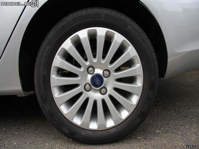 Ford FIESTA 1.6 4D 之林麥克駕馭心得 ~ 呼，花了6小時寫這篇第一次01試駕文章