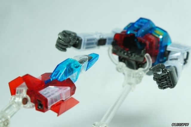 [分享] MG RX-78-2 Ver2.0 EXPO透明版