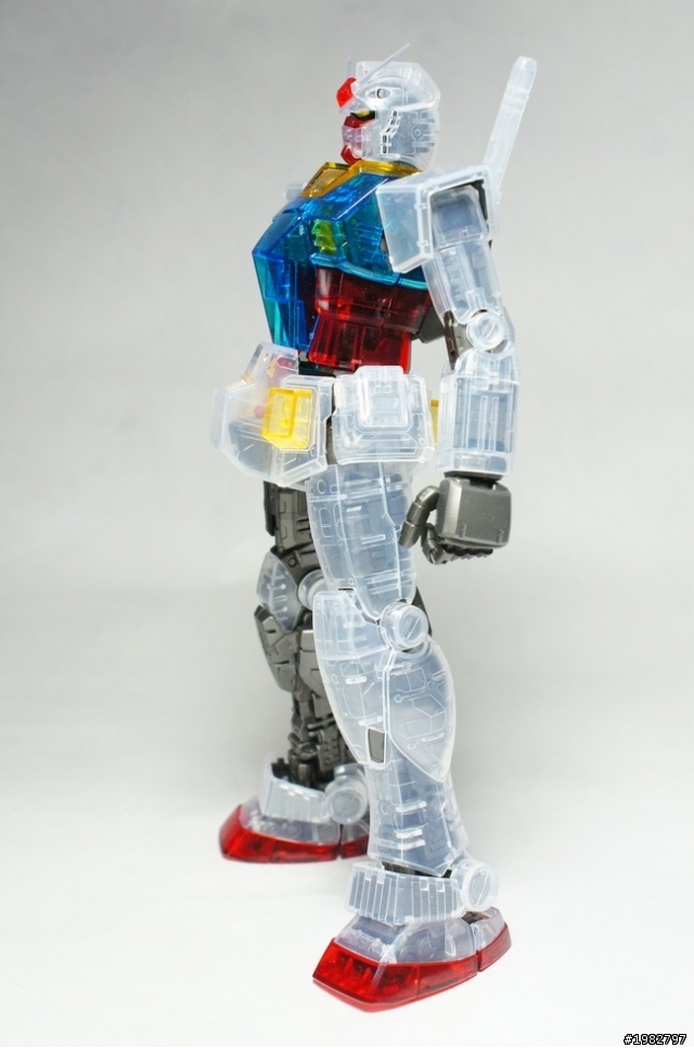 [分享] MG RX-78-2 Ver2.0 EXPO透明版