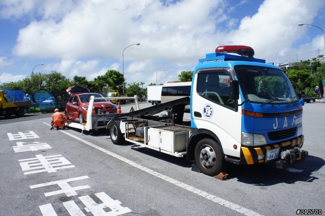 2012年7月沖繩OTS租車自駕實錄 (遇上爆胎)
